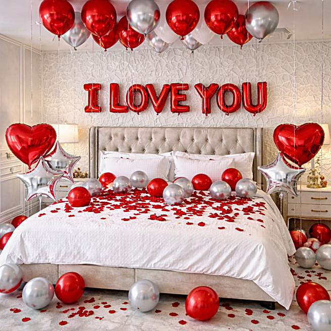 A Room Full of Love Balloon Setup