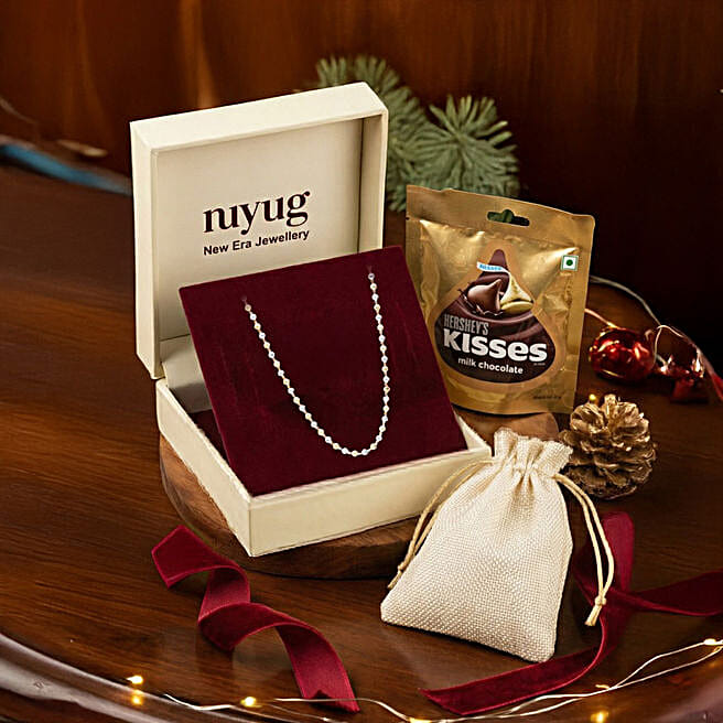 Nuyug Gilded Glow Romance